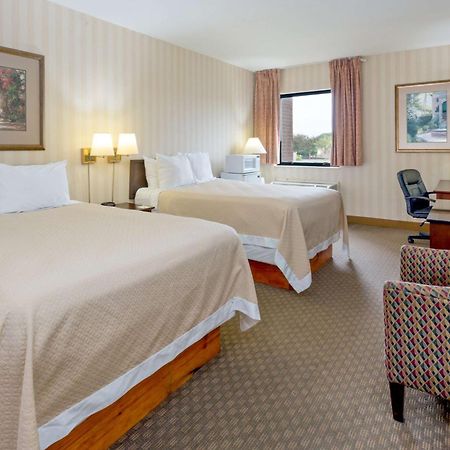 Days Inn & Suites By Wyndham Northwest Indianapolis Eksteriør billede