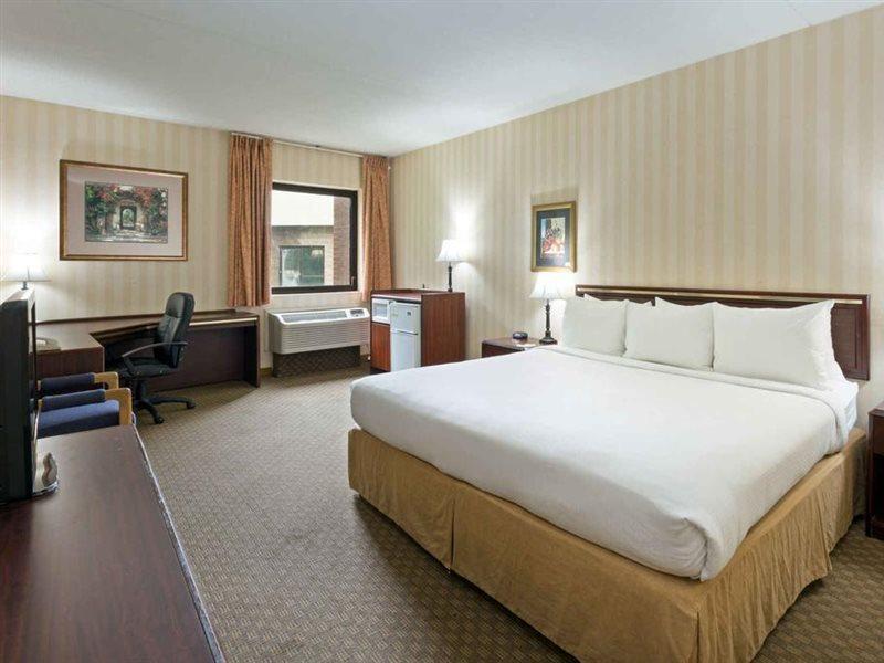 Days Inn & Suites By Wyndham Northwest Indianapolis Eksteriør billede