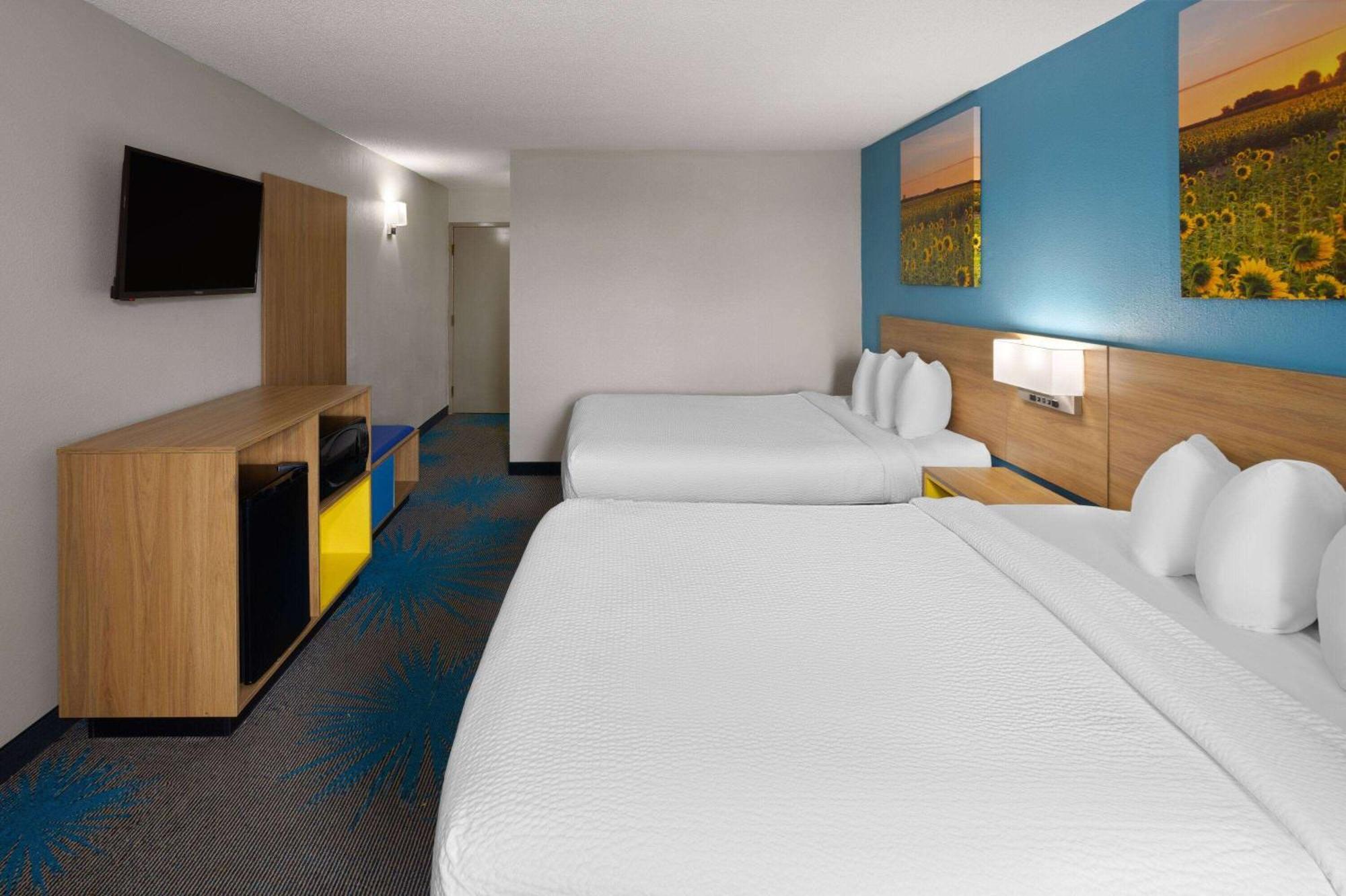 Days Inn & Suites By Wyndham Northwest Indianapolis Eksteriør billede
