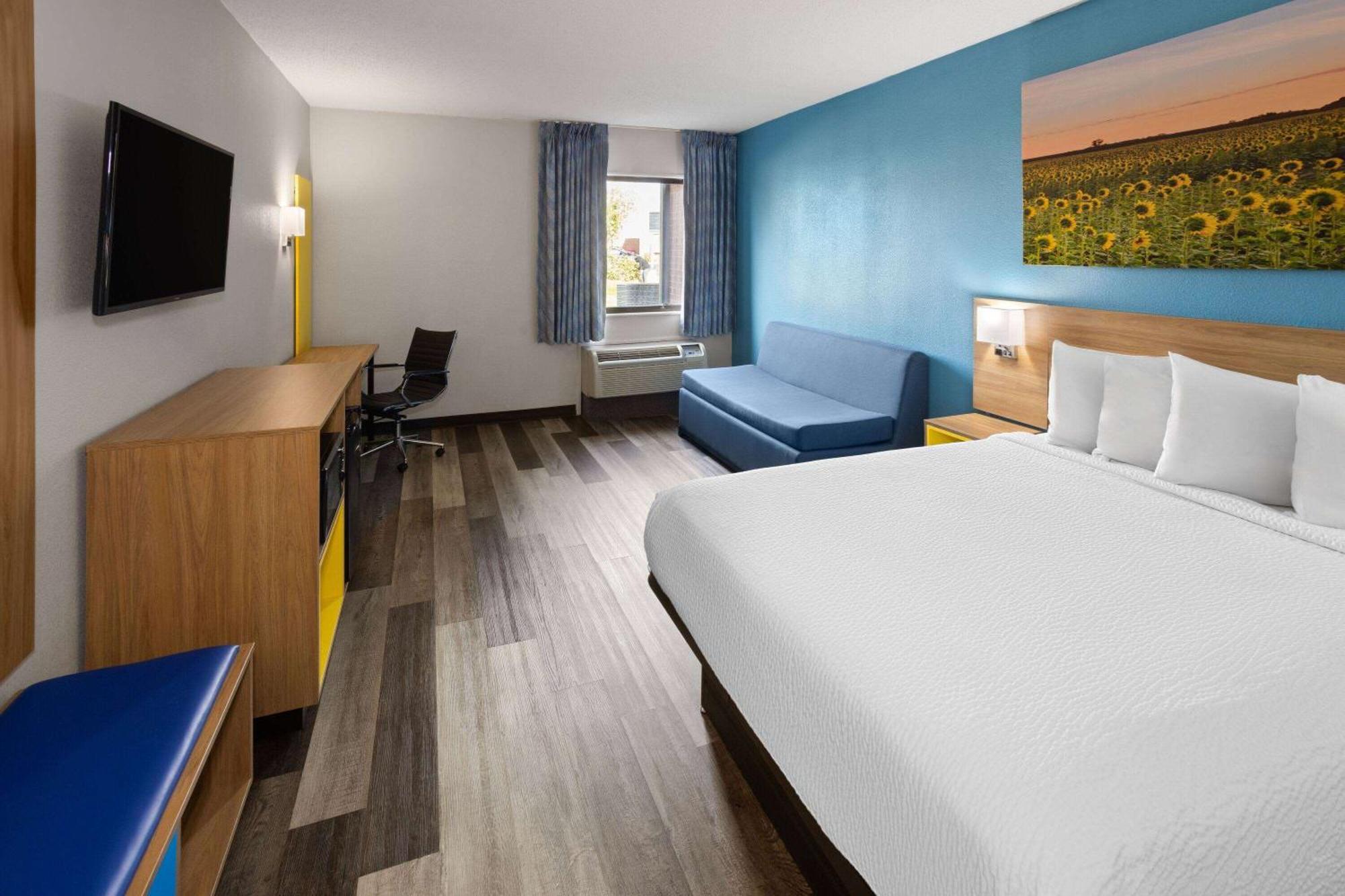 Days Inn & Suites By Wyndham Northwest Indianapolis Eksteriør billede