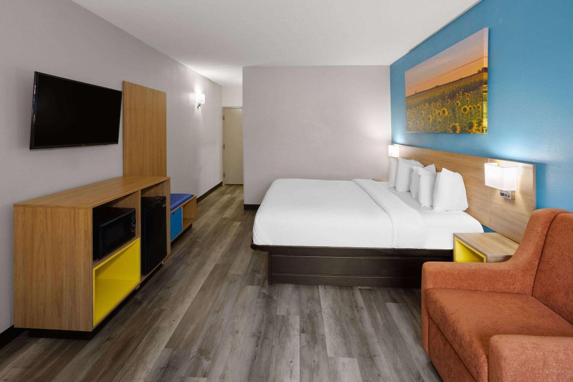 Days Inn & Suites By Wyndham Northwest Indianapolis Eksteriør billede