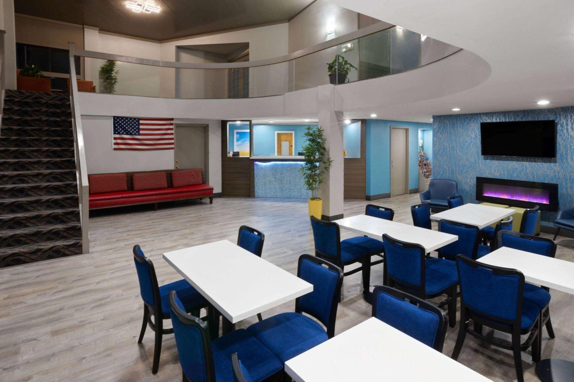 Days Inn & Suites By Wyndham Northwest Indianapolis Eksteriør billede